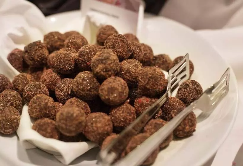 Отель Robinson Schlanitzen Alm Hermagor