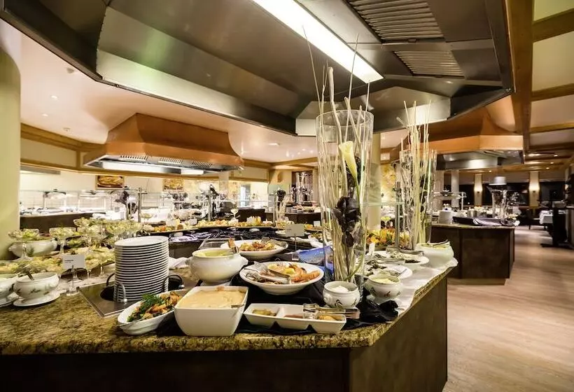 Отель Robinson Schlanitzen Alm Hermagor