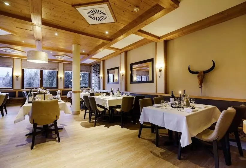 Отель Robinson Schlanitzen Alm Hermagor