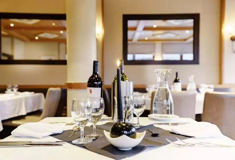 Отель Robinson Schlanitzen Alm Hermagor