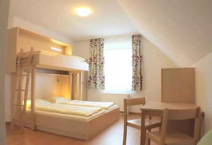 ペンション Jugendgästehaus St. Gilgen