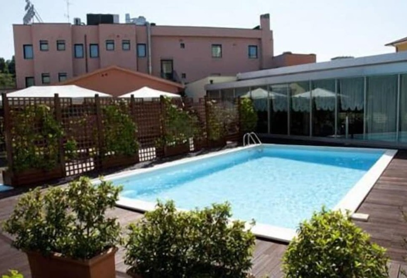 בית מלון כפרי Concorde