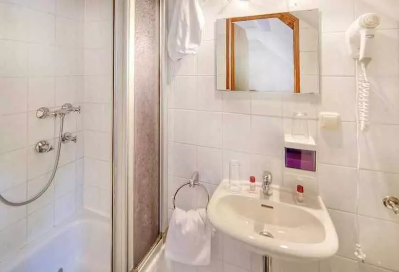 ホテル Restaurant Mathildenhof