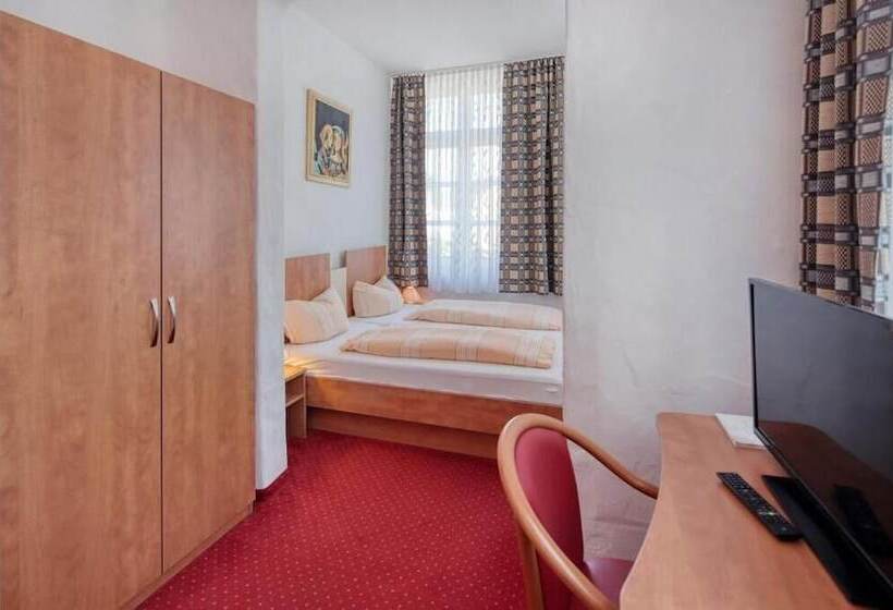 Отель Restaurant Mathildenhof