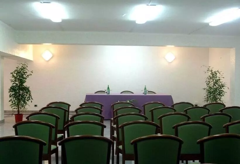 Отель Sea Garden