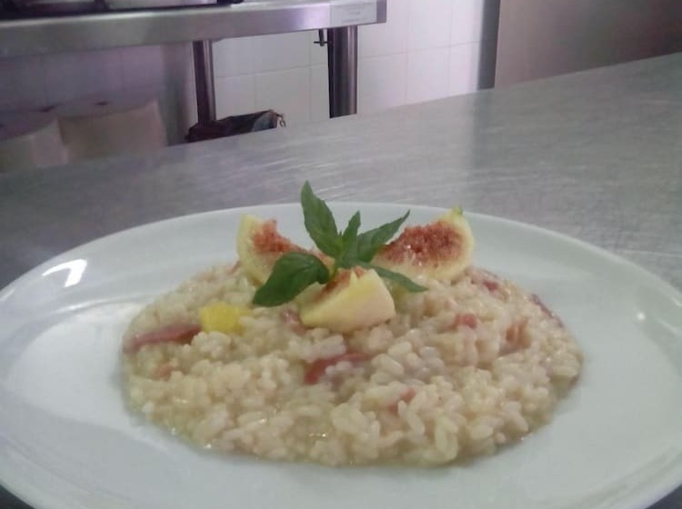 בית מלון כפרי Sea Garden