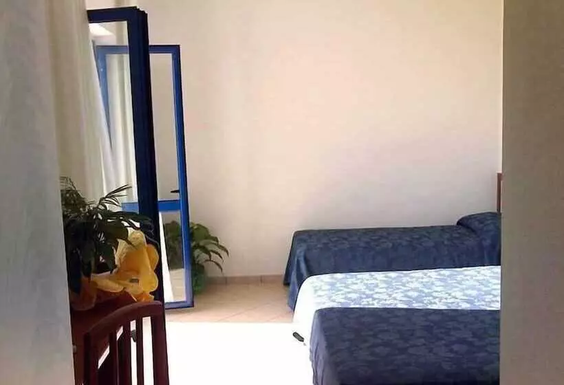 Отель Sea Garden