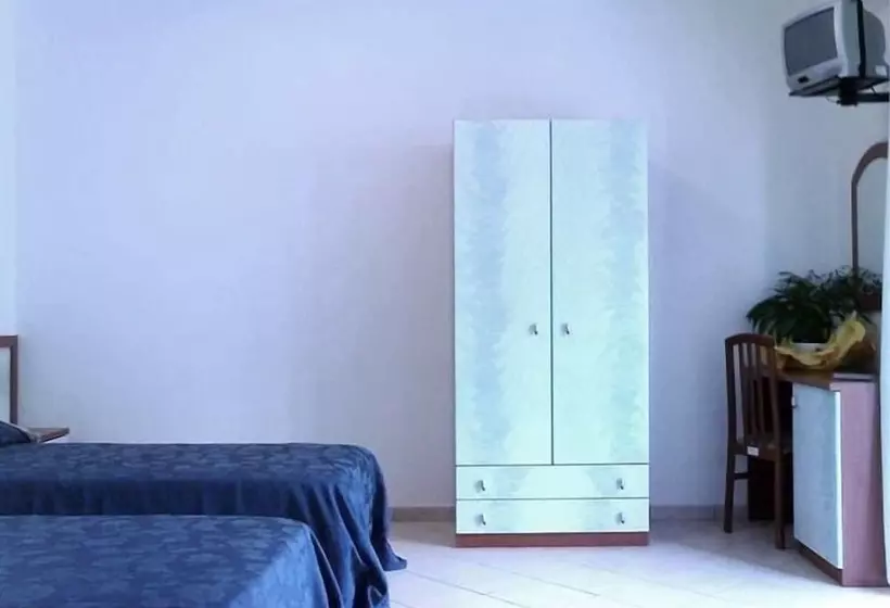 Отель Sea Garden