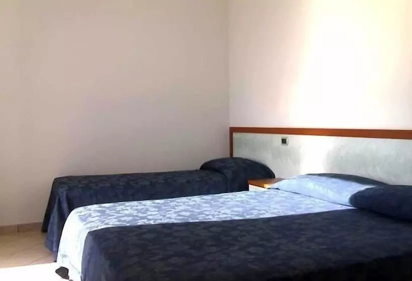 Отель Sea Garden