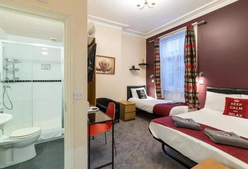 پانسیون Royal Guest House By Saba