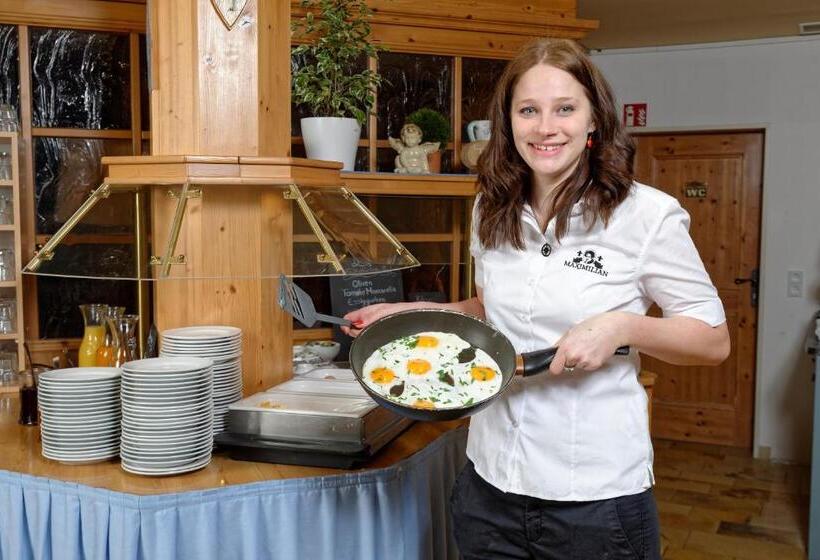 Pensão Zum Maximilian