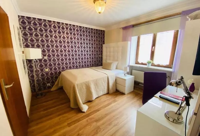 הוסטל Airport  Hallbergerhof