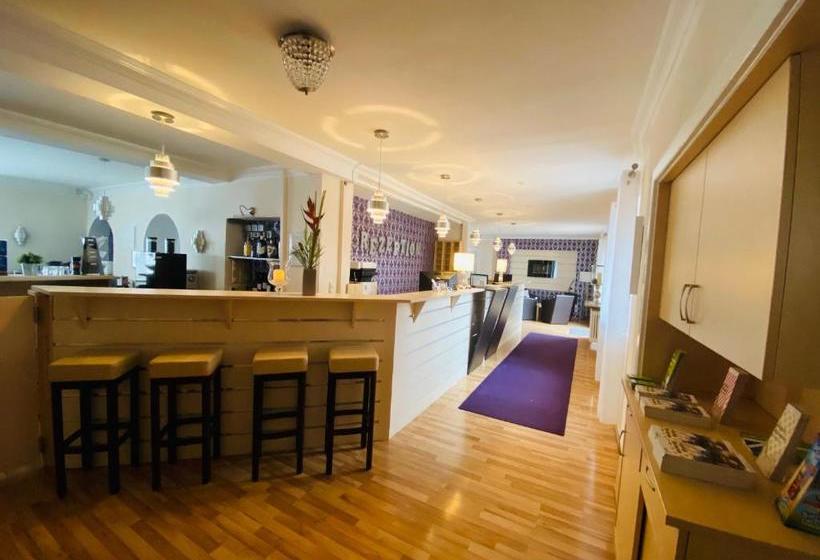 הוסטל Airport  Hallbergerhof