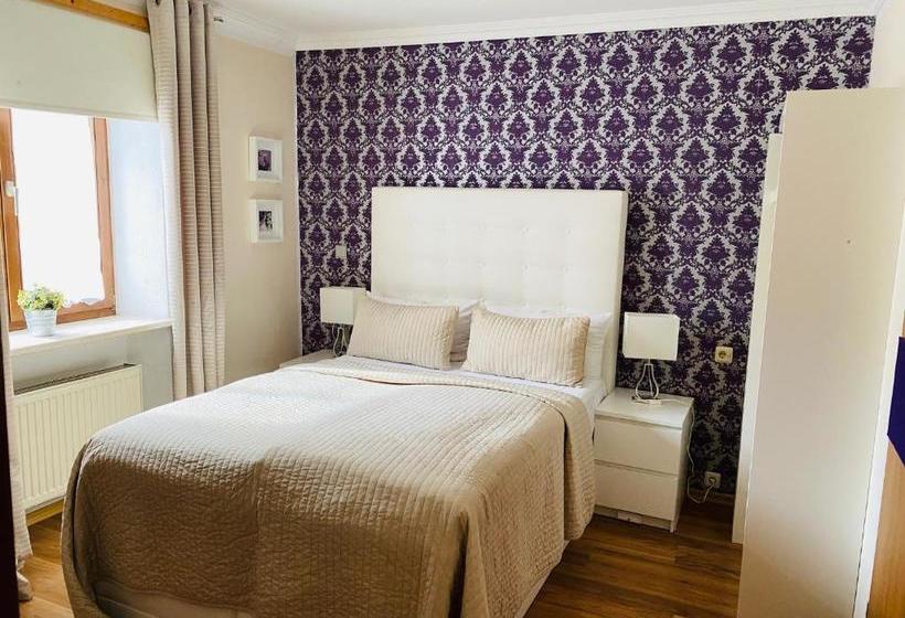 הוסטל Airport  Hallbergerhof