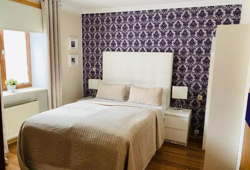 הוסטל Airport  Hallbergerhof