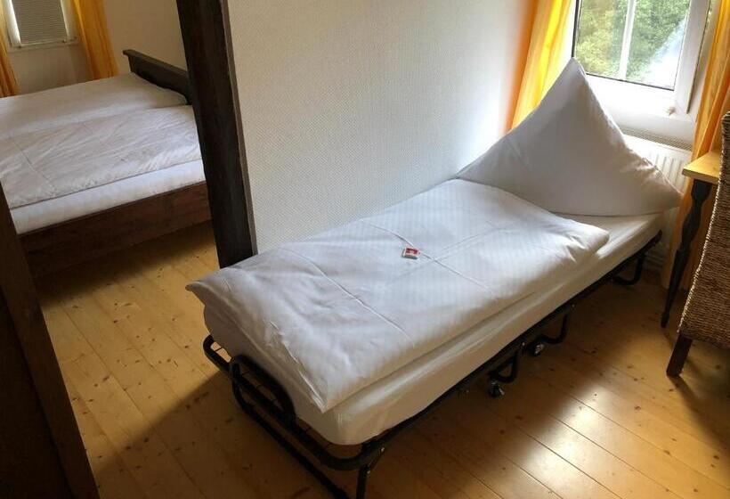 בית מלון כפרי Boutique Jungenwald