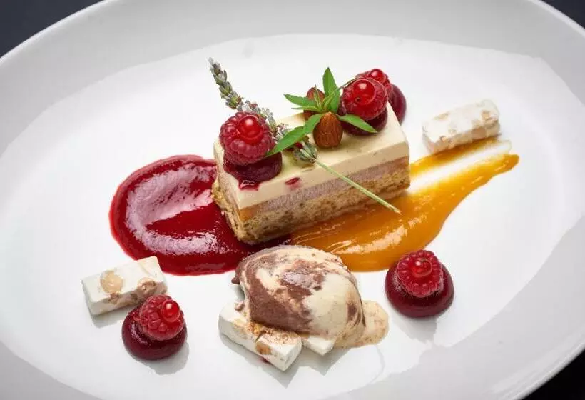 هتل Burg Windeck S