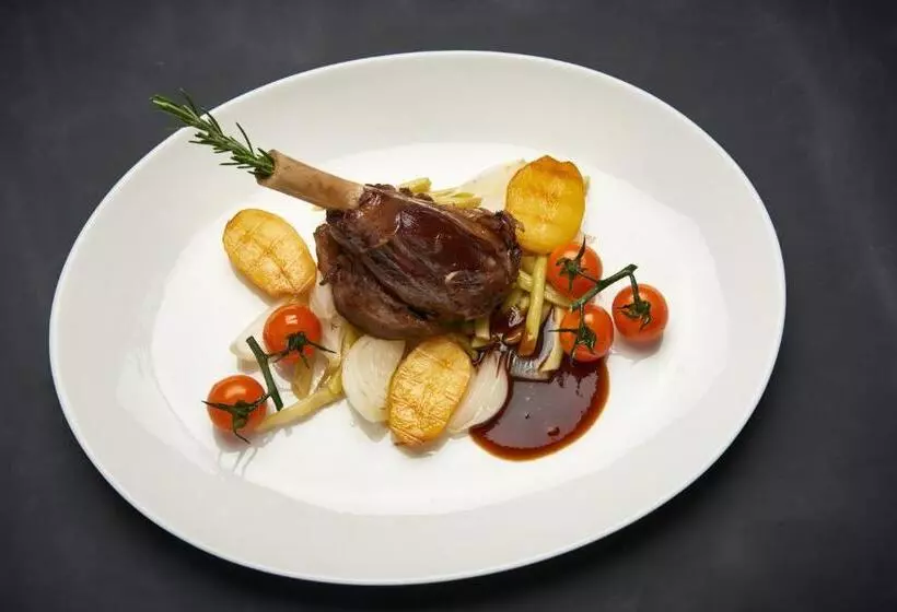 هتل Burg Windeck S