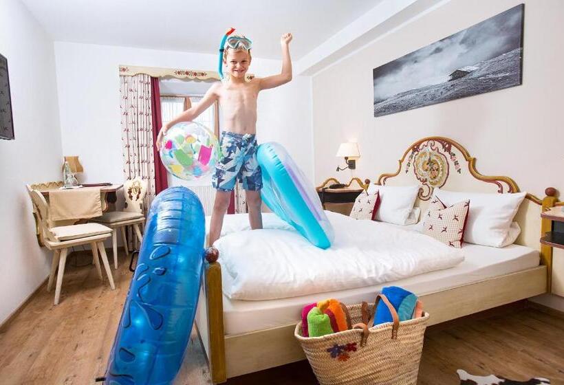 Otel Gasthof Alter Wirt