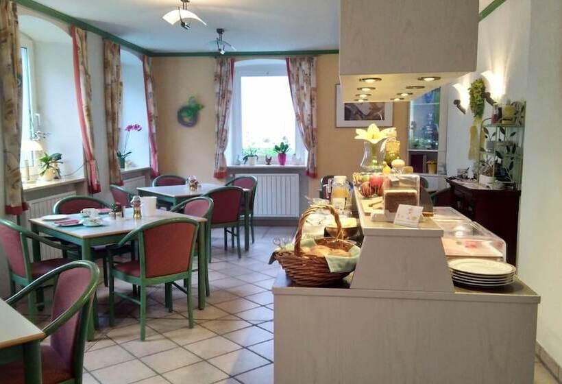 Haus Am Kurpark Hotel Garni