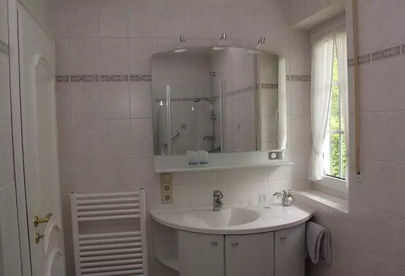 Отель Landidyll Landhaus Liesetal