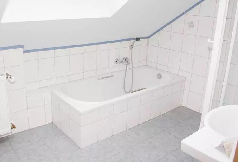 Отель Landidyll Landhaus Liesetal