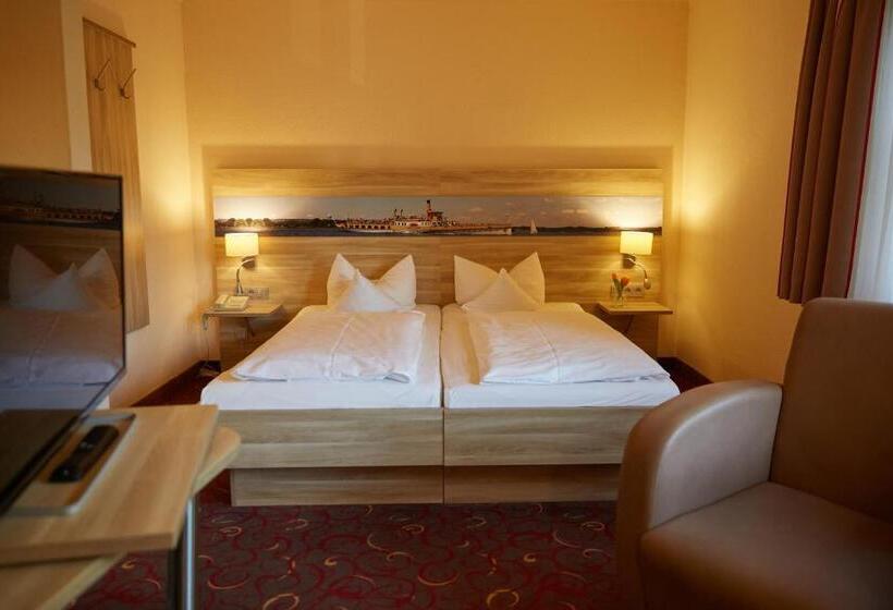 Отель Luitpold Am See