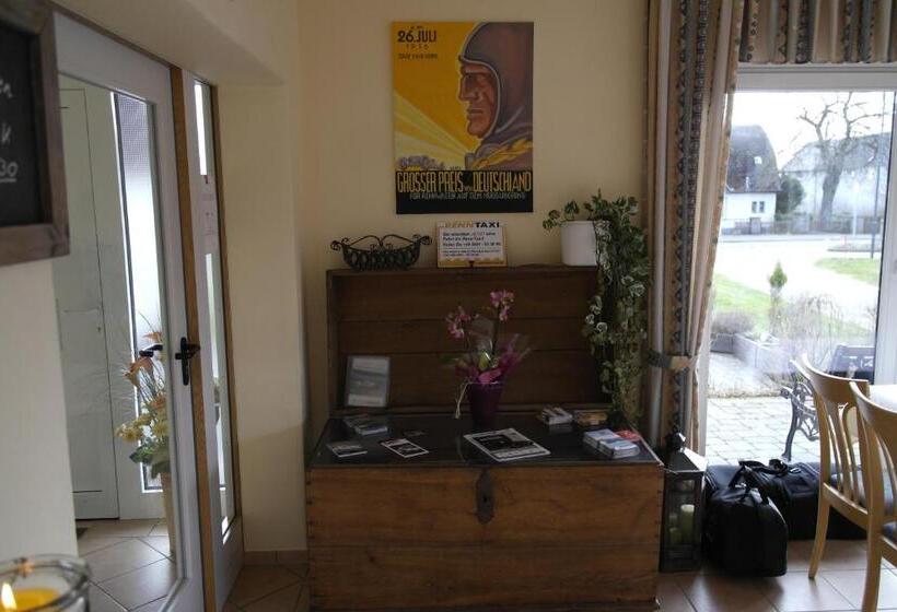 酒店 Pit Lane Home Of Motorsport