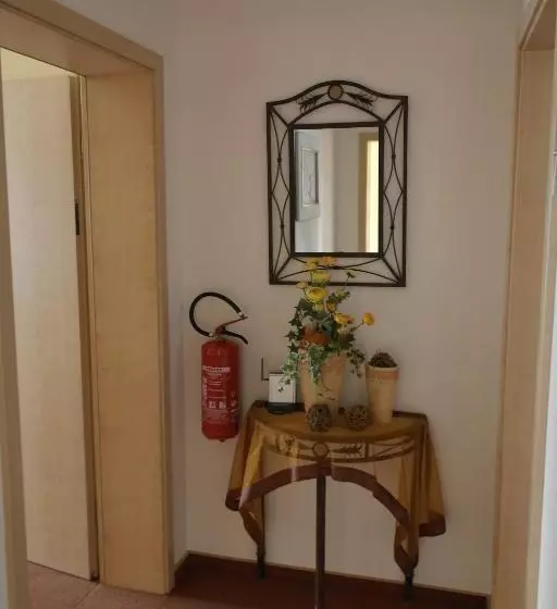 Отель Pit Lane Home Of Motorsport