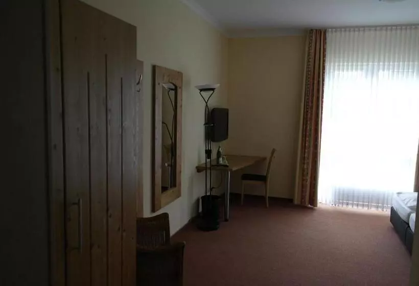 Отель Pit Lane Home Of Motorsport