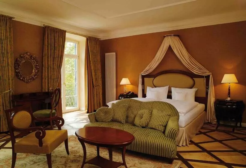 酒店 Schloss Neutrauchburg