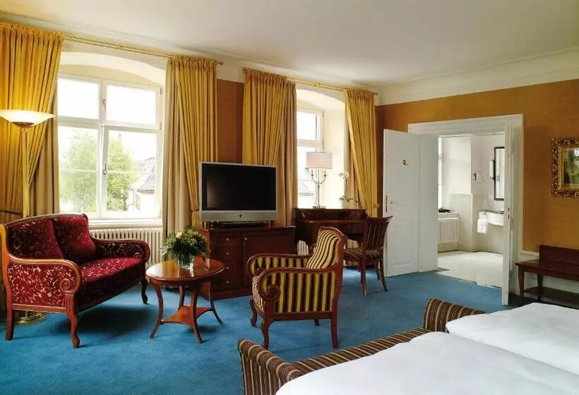 酒店 Schloss Neutrauchburg