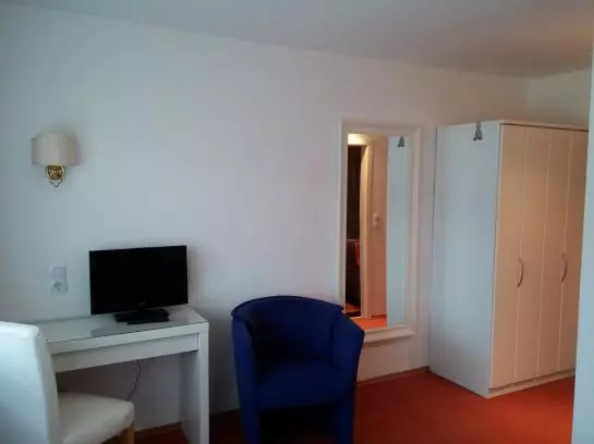 ホテル Schweizerhaus