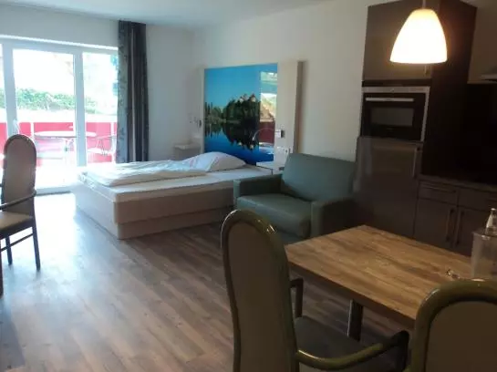 住宿加早餐  Zum Urberg Pension