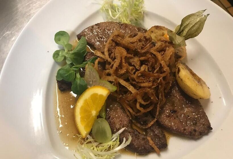 膳宿费 Gasthof & Hotel Goldener Hirsch