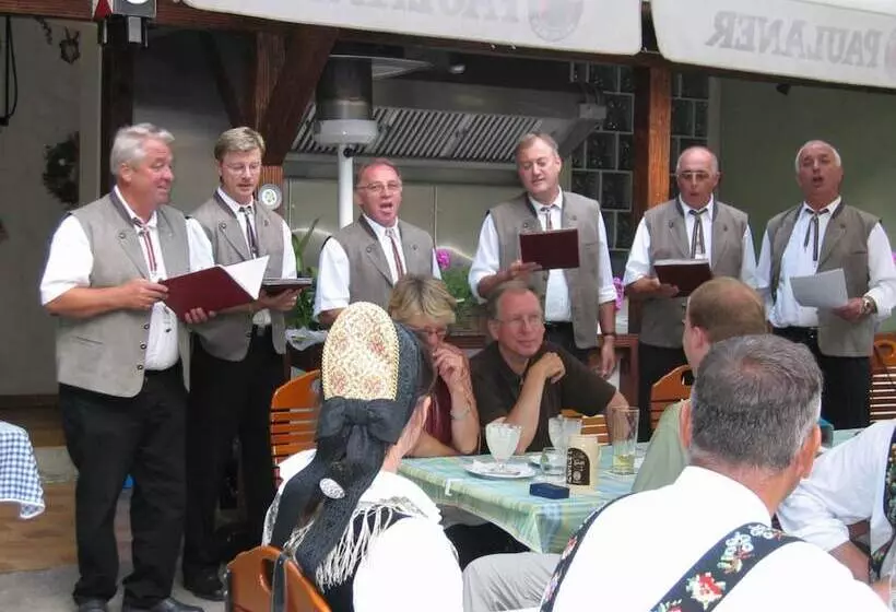 펜션 Gasthof & Hotel Goldener Hirsch