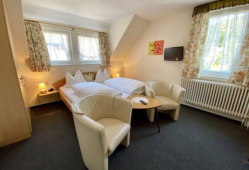 بنسيون Schwarzwaldgasthaus Linde