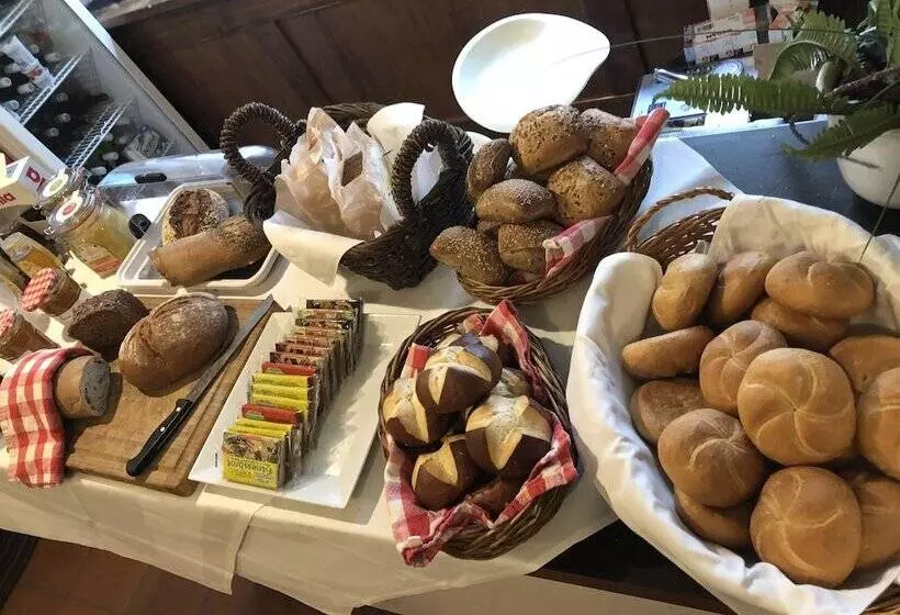 פנסיון Und Restaurant  Gasthaus Zur Pfalz