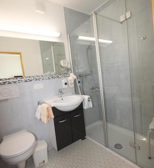 酒店 Bad Pyrmonter Hof