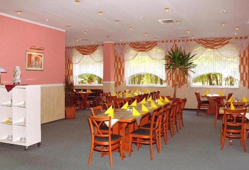 ホテル Brandiser Park