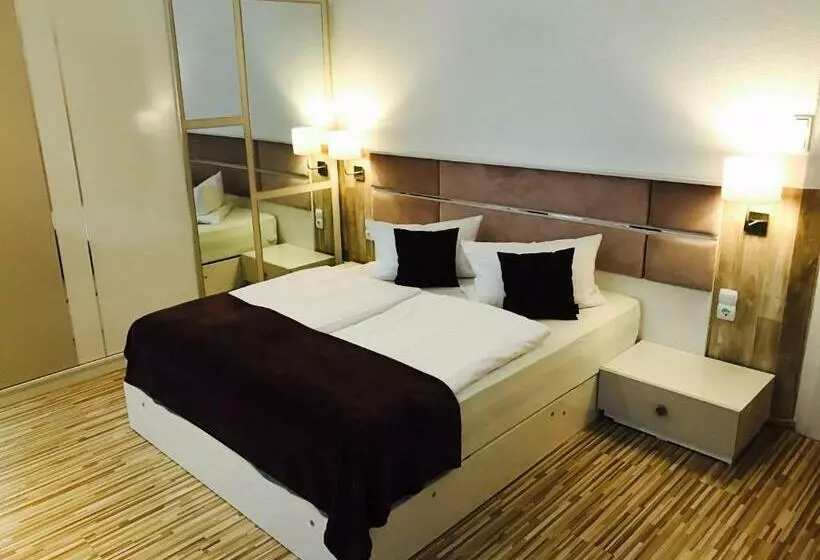 Отель City Central Promenade