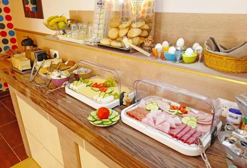 Отель City Central Promenade