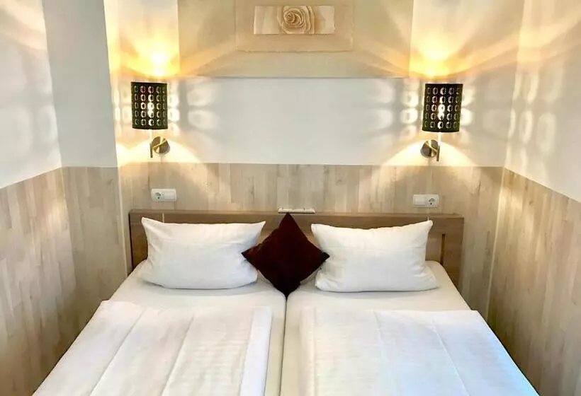 Отель City Central Promenade