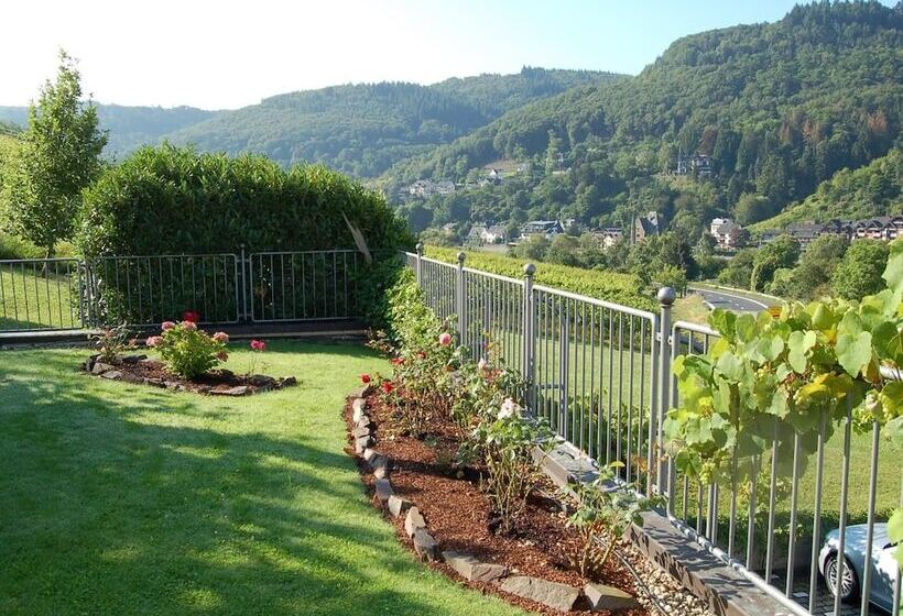 Flair Hotel Am Rosenhügel Garni