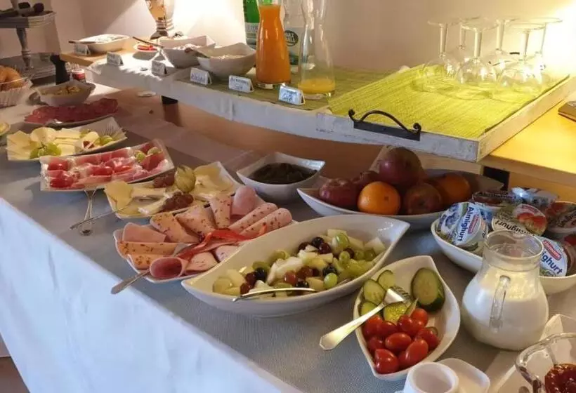 Отель Haus Am Karpfenteich