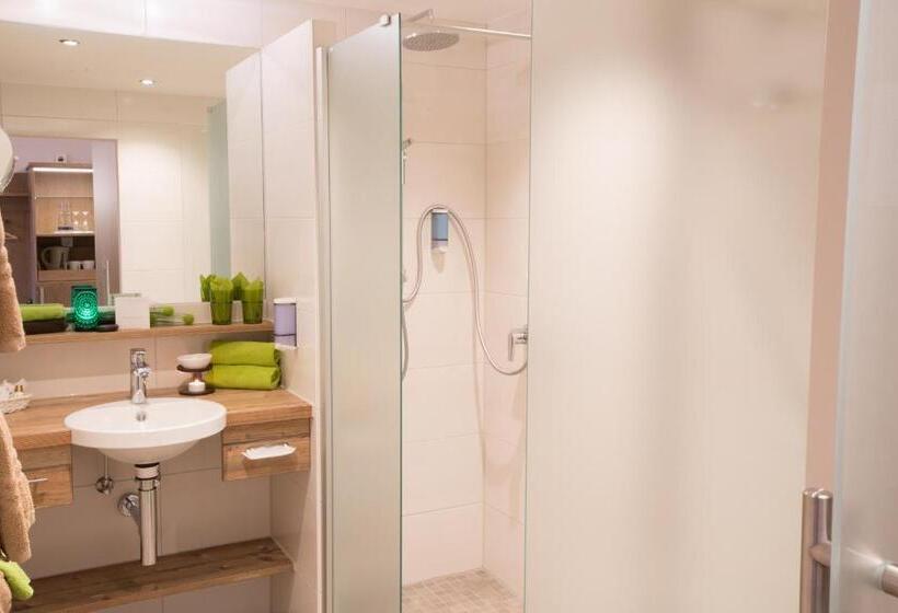 Отель Helmerhof