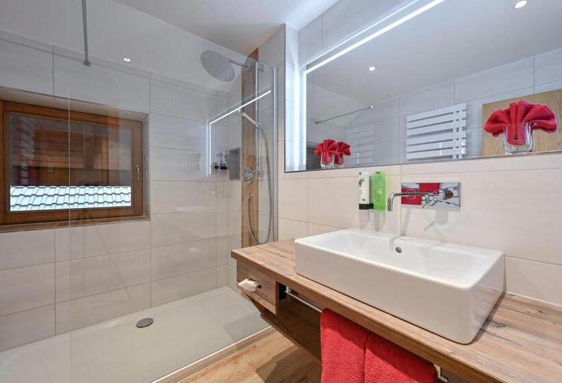 Отель Helmerhof