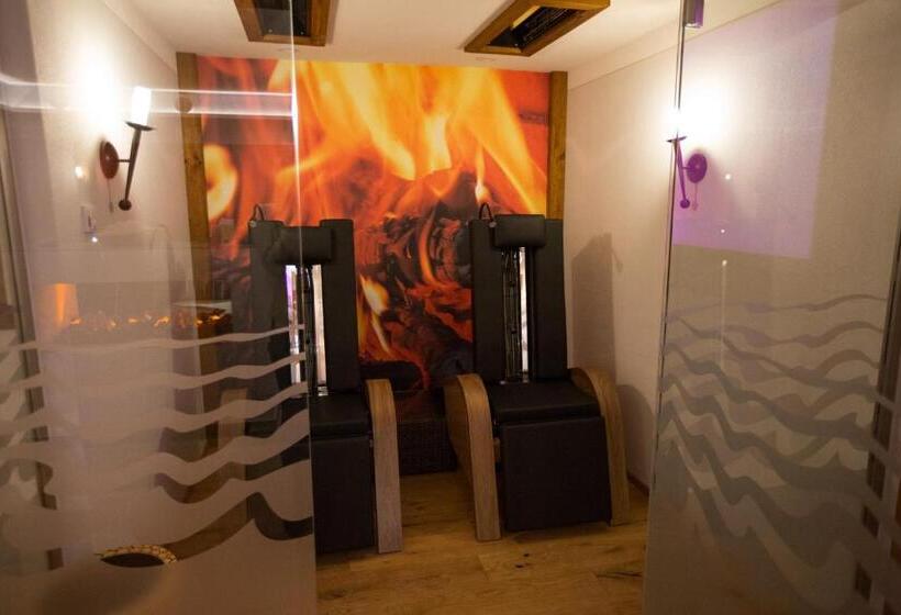 Отель Helmerhof