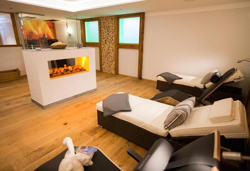 Отель Helmerhof