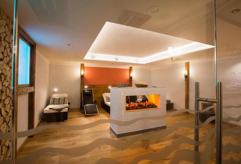 Отель Helmerhof